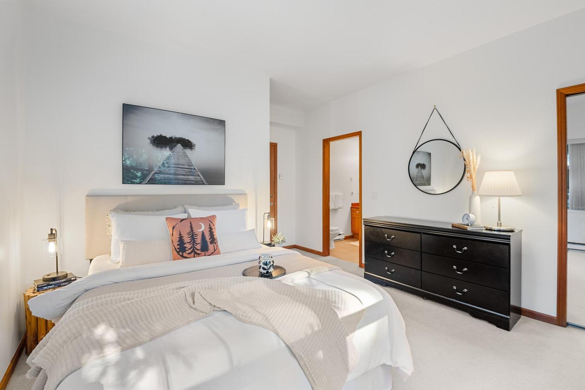 Desirable Blueberry Hill Apartment *