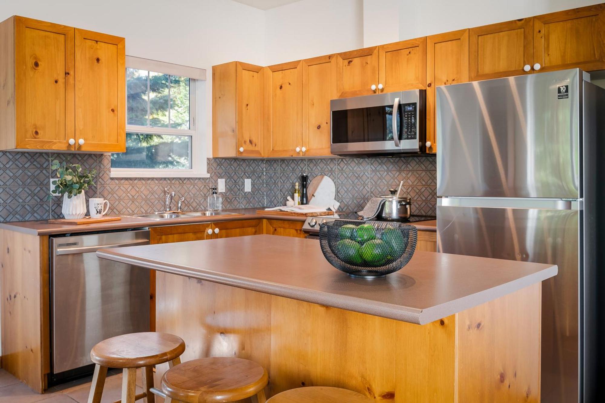 Apartment Desirable Blueberry Hill Whistler