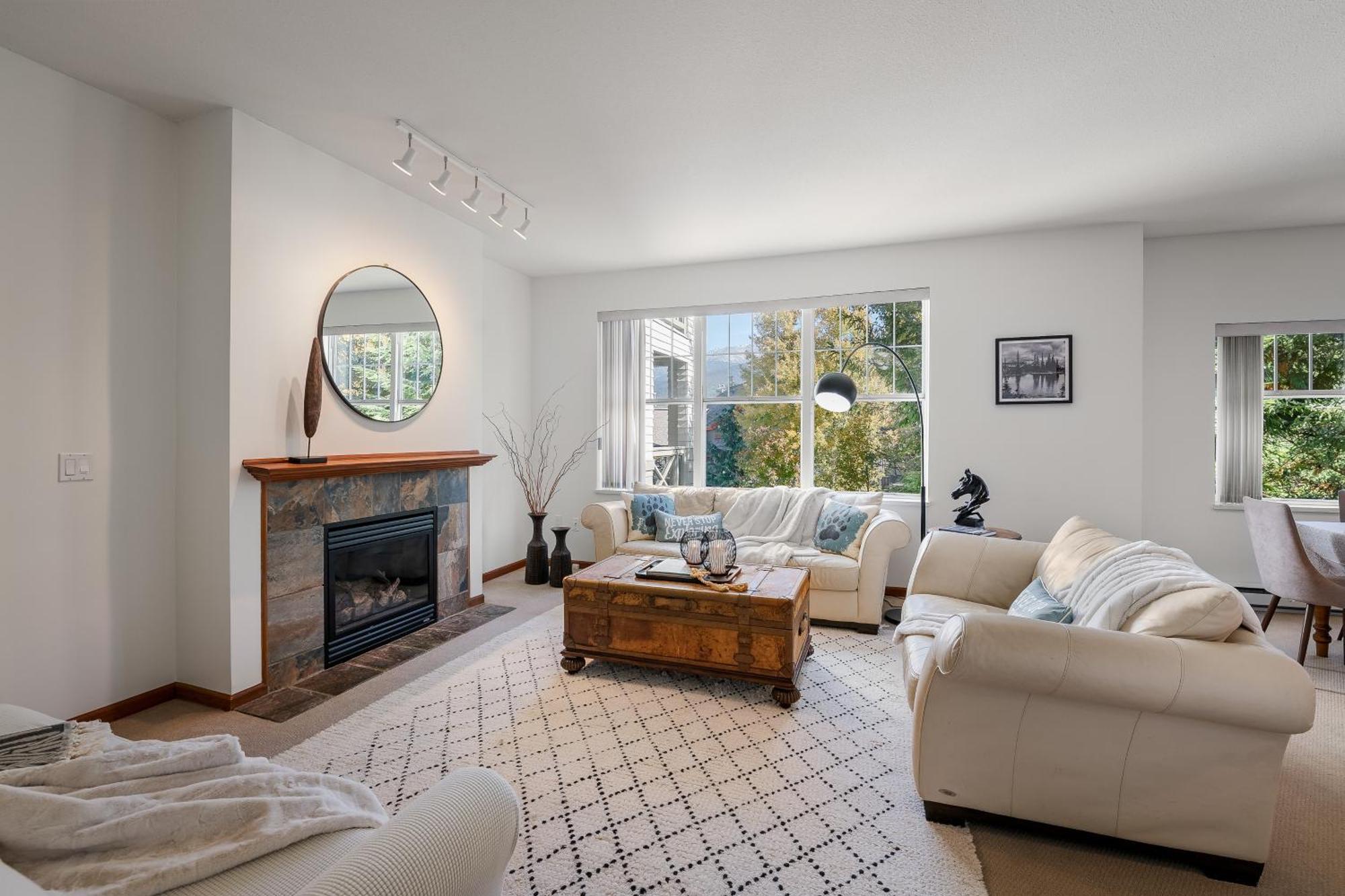 Desirable Blueberry Hill Apartment *